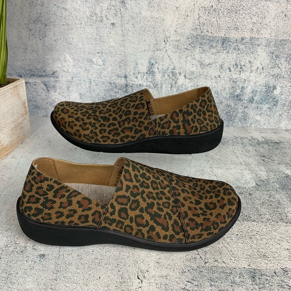 clarks animal print shoes